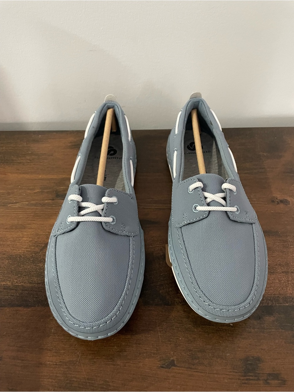 New!  Clark’s Women’s Casual Boat Shoes in Grey with White Laces - size 8.5